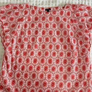 Ann Taylor Red Floral Top 🍒🤍